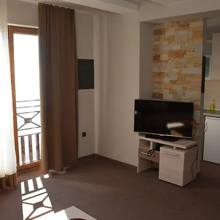 Lux U Milmari 公寓